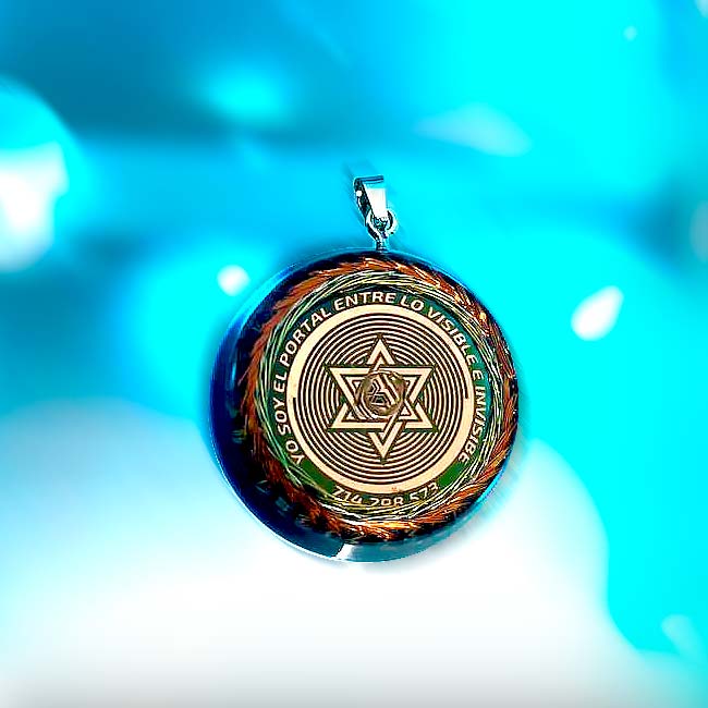 Projective Oracle + Supraconscious Channeling Necklace by Miguel García