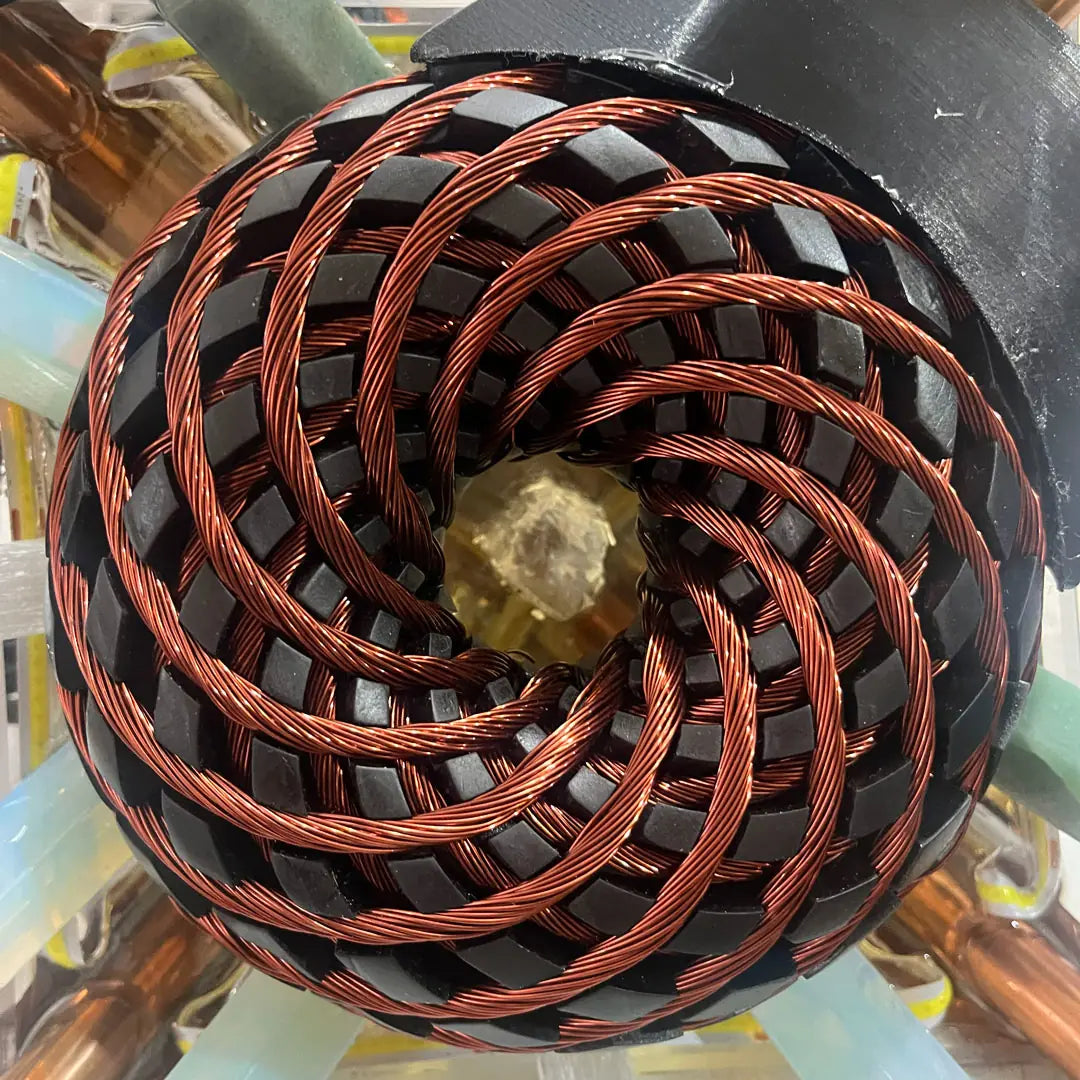 Copper Pyramid with Quantum Vortex PEMF | NEXUS CORE 3-System | 624m Rodin Coil | Rife Frequencies 1Hz–150kHz | Strobe Light Therapy | Frequency Lab AI Included | Giza 51° Sacred Geometry | Selenite | Collapsible | Handmade — Metayantra