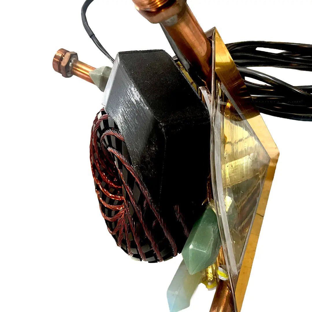 Copper Pyramid with Quantum Vortex PEMF | NEXUS CORE 3-System | 624m Rodin Coil | Rife Frequencies 1Hz–150kHz | Strobe Light Therapy | Frequency Lab AI Included | Giza 51° Sacred Geometry | Selenite | Collapsible | Handmade — Metayantra