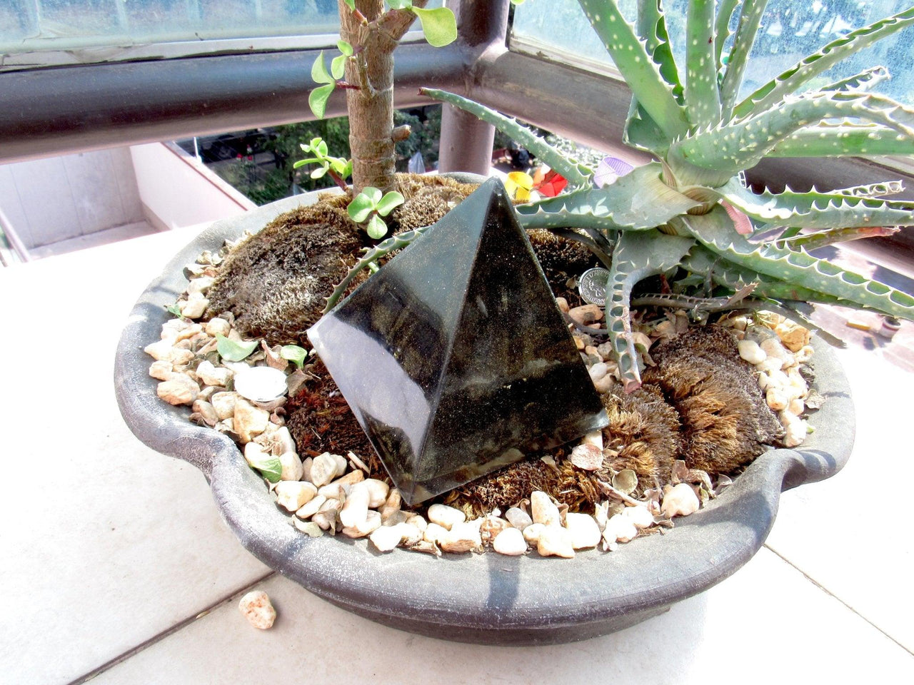 Orgone Pyramid Black Sun Protector 5G - Metayantra Consciencia